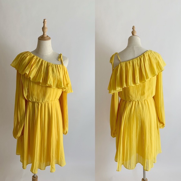 Endless Rose Dresses & Skirts - NWT ENDLESS ROSE Acordian Long Sleeve Yellow Dress